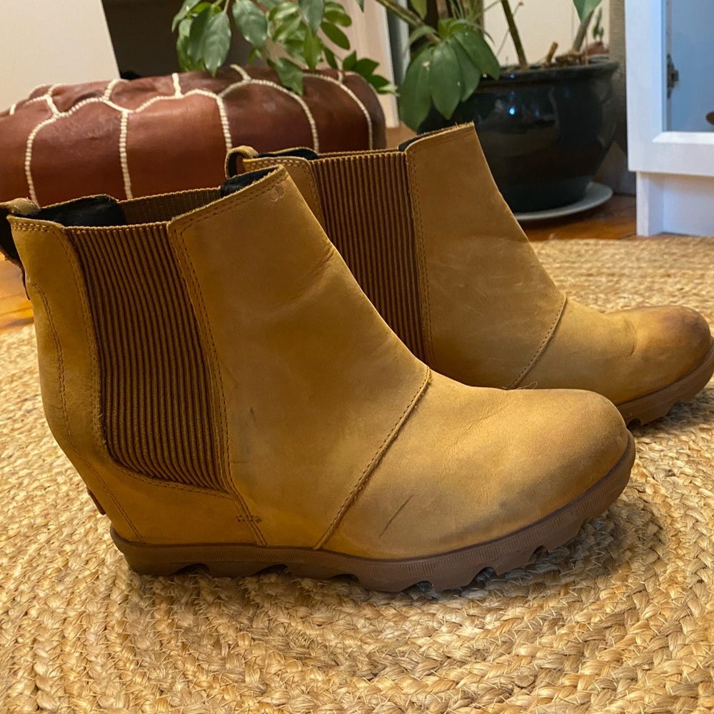Sorel Tan Joan of Arctic Boots